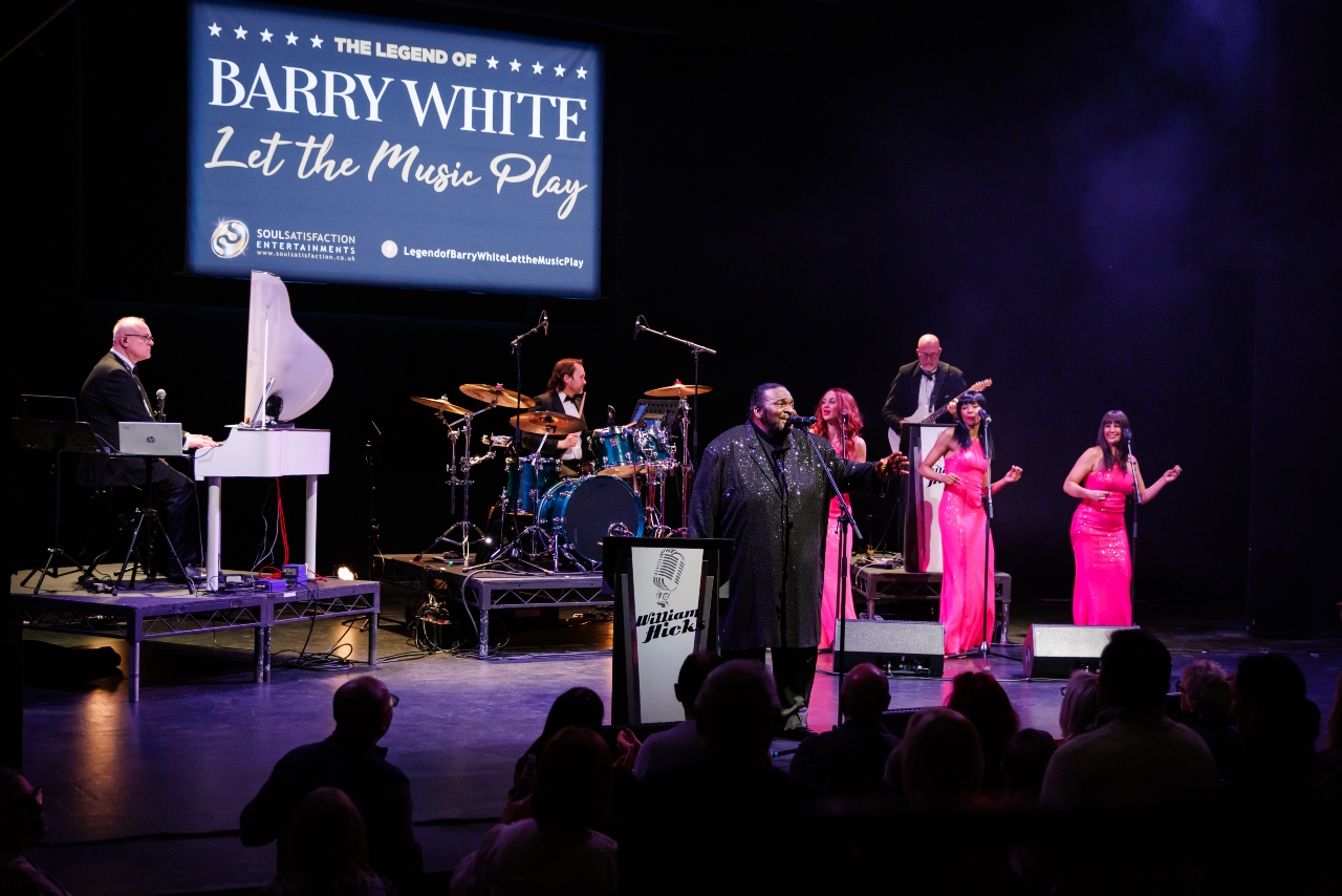 Let The Music Play – William Hicks Colour jpegs (176)web