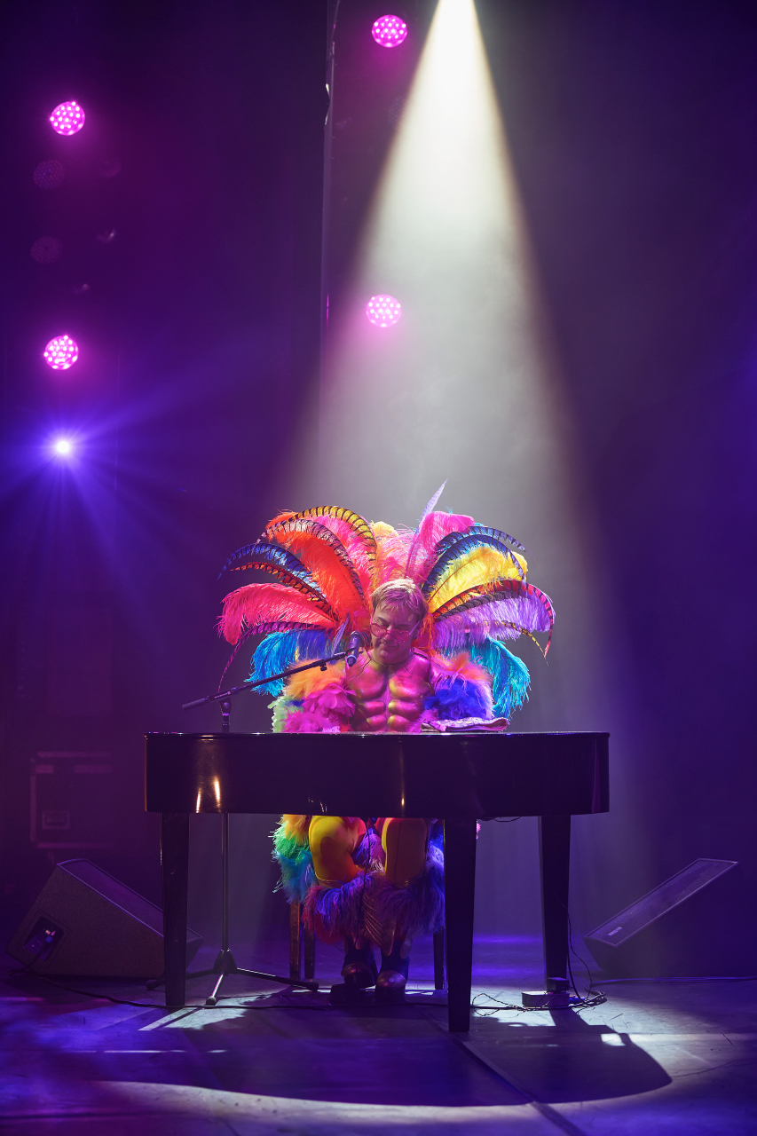 240213_The Rocket Man_0129-Entertainers edit